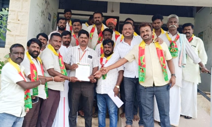 ರಸಗೊಬ್ಬರ ಇದ್ದರು ಅಂಗಡಿ ಮಾಲೀಕರು ನೀಡುತ್ತಿಲ್ಲ-ರವಿ ನಾಯಕ